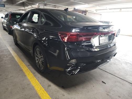 Aurora Black 2024 Kia Forte GT-Line