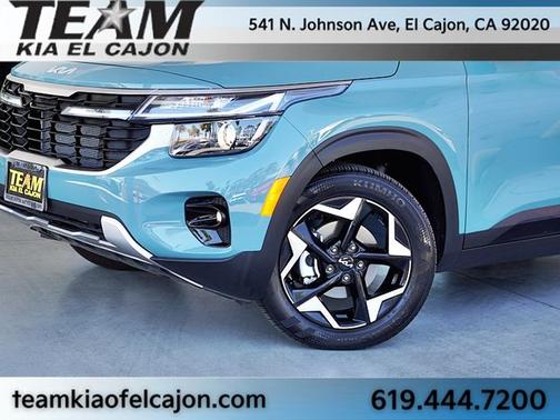 Blue / Black 2026 Kia Seltos S
