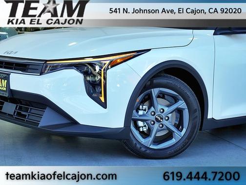 Snow White Pearl 2026 Kia K4 LXS