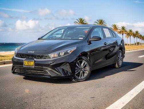 Aurora Black 2022 Kia Forte LXS