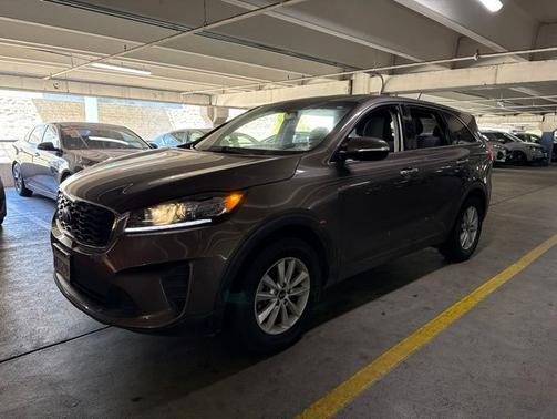 Brown 2019 Kia Sorento LX