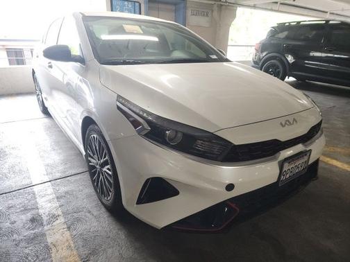 Snow White Pearl 2024 Kia Forte GT-Line