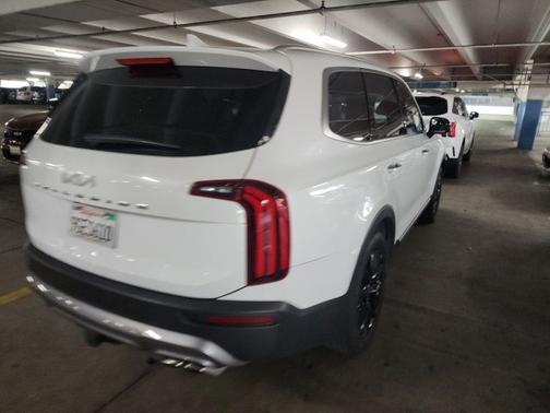 White Pearl 2022 Kia Telluride SX