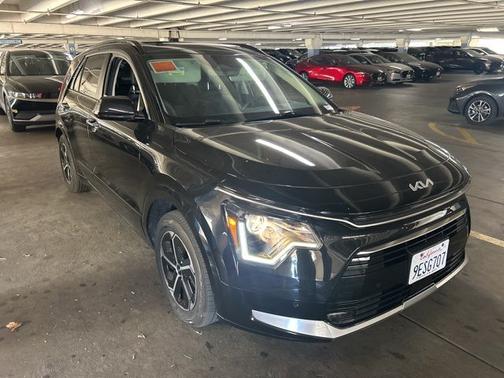 2023 Kia Niro SX
