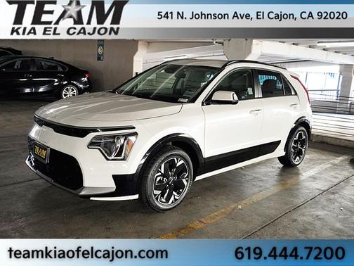 Snow White Pearl 2023 Kia Niro EV Wind