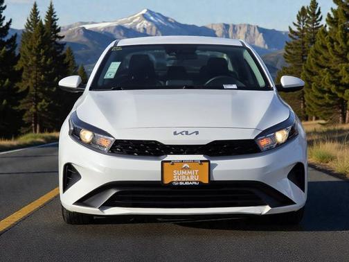 Snow White Pearl 2024 Kia Forte LXS