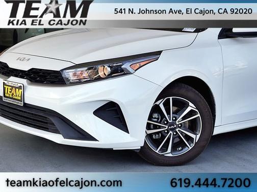 Snow White Pearl 2024 Kia Forte LXS
