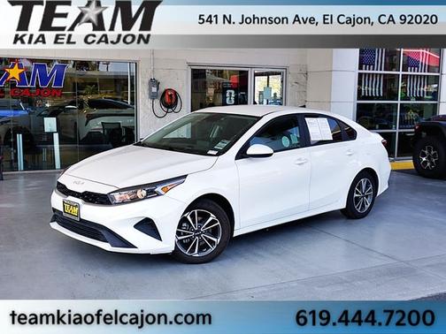 Snow White Pearl 2024 Kia Forte LXS
