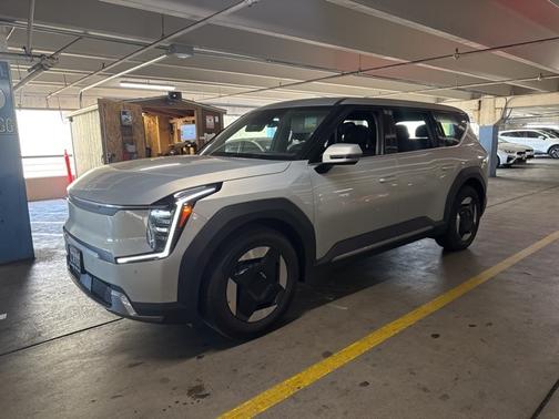 2024 Kia EV9 Light Long Range