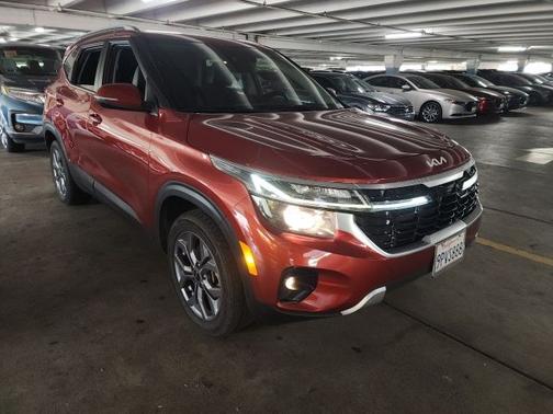 Mars Orange 2024 Kia Seltos S