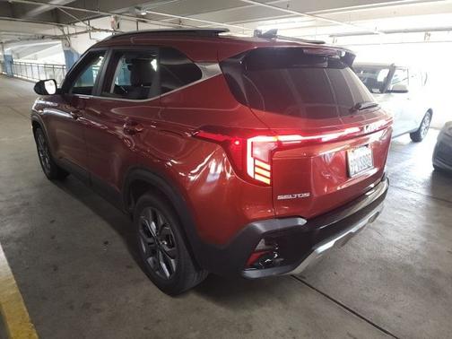 Mars Orange 2024 Kia Seltos S