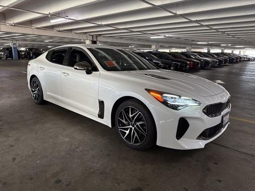 Snow White Pearl 2022 Kia Stinger GT-Line