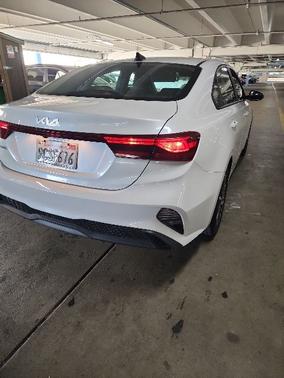Snow White Pearl 2023 Kia Forte LXS