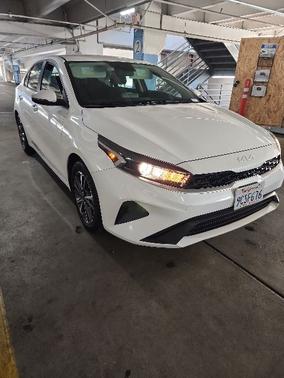 Snow White Pearl 2023 Kia Forte LXS