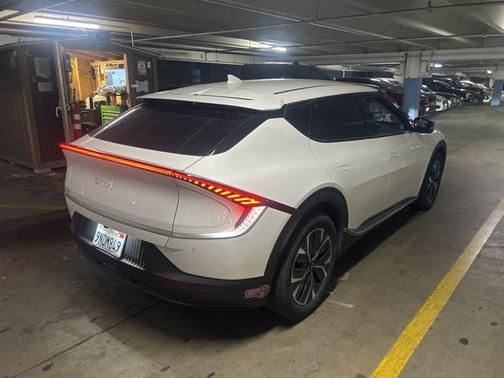 2024 Kia EV6 Light
