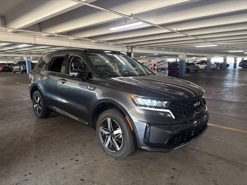 Grey 2023 Kia Sorento S