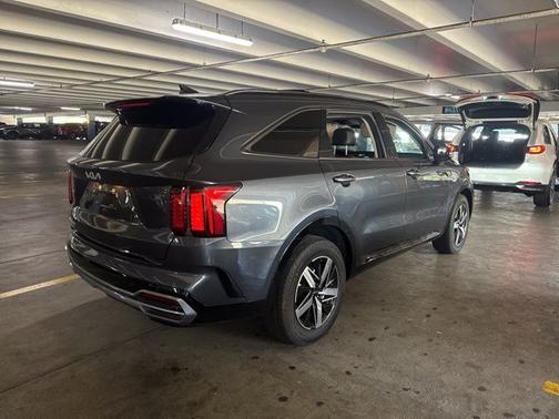 Grey 2023 Kia Sorento S