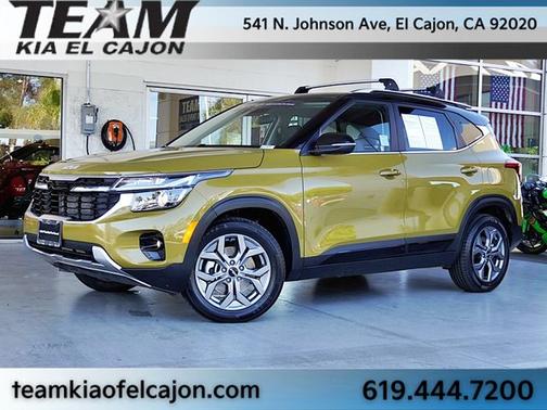 Valais Green/Black Roof 2024 Kia Seltos S