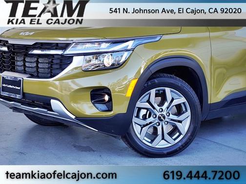 Valais Green/Black Roof 2024 Kia Seltos S