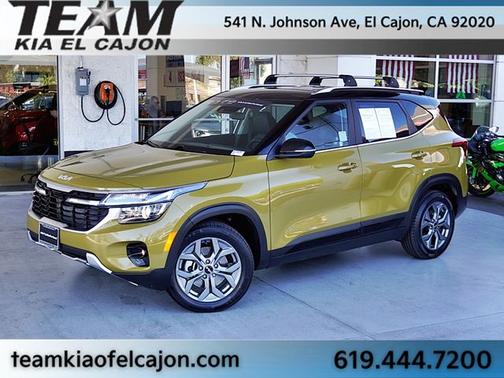 Valais Green/Black Roof 2024 Kia Seltos S