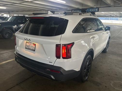 White Pearl 2023 Kia Sorento X-Line S