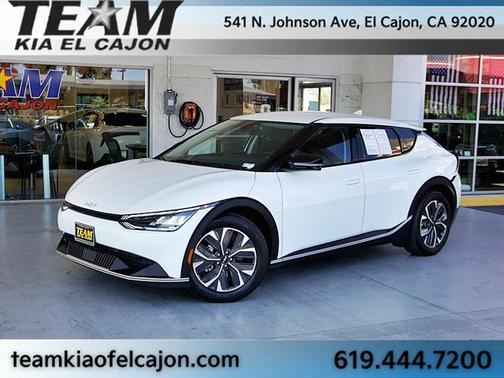 Snow White Pearl 2024 Kia EV6 Light