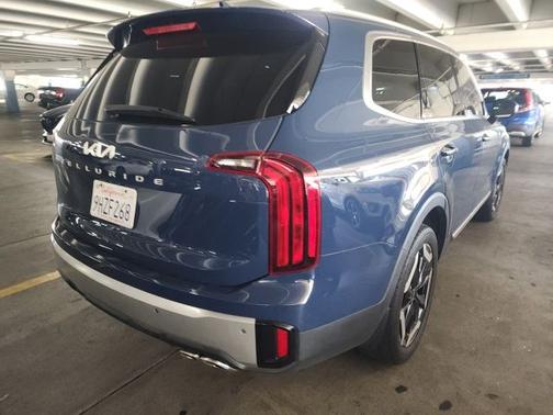 Midnight 2024 Kia Telluride S FWD