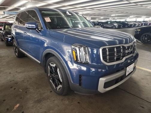 Midnight 2024 Kia Telluride S FWD