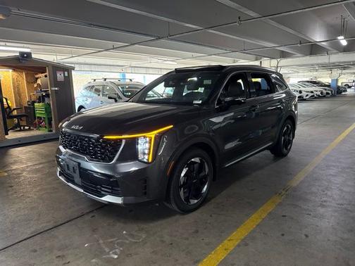 Gray 2025 Kia Sorento Hybrid SX Prestige