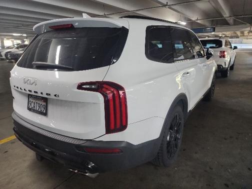 White Pearl 2022 Kia Telluride SX