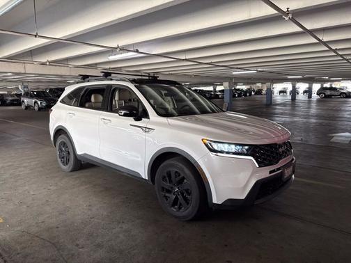 White Pearl 2023 Kia Sorento X-Line S