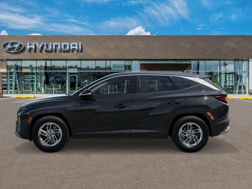 Phantom Black 2026 Hyundai TUCSON SE