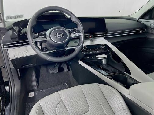 2025 Hyundai ELANTRA HEV Limited