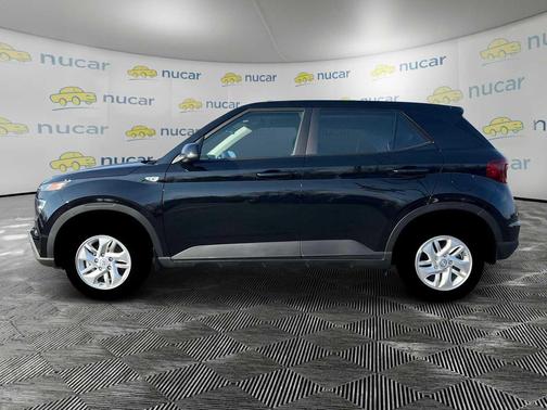 2025 Hyundai VENUE SE