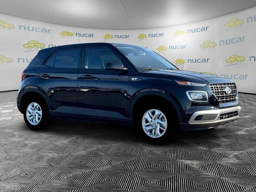 2025 Hyundai VENUE SE