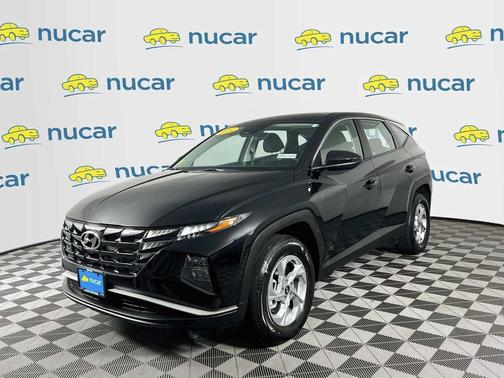 Black Pearl 2024 Hyundai TUCSON SE