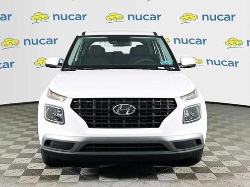 Lunar White 2026 Hyundai VENUE SE