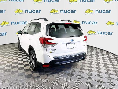 Crystal White Pearl 2021 Subaru Forester Premium