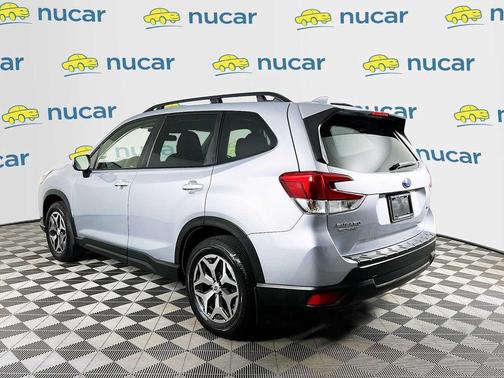 Ice Silver Metallic 2023 Subaru Forester Premium