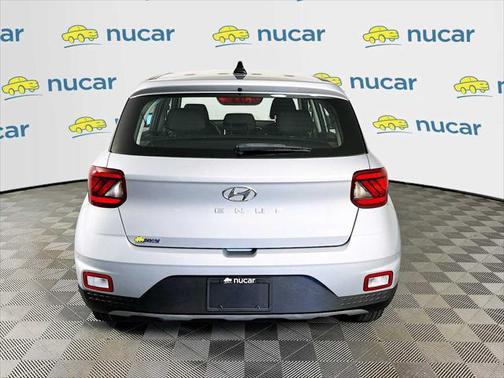 2022 Hyundai VENUE SE
