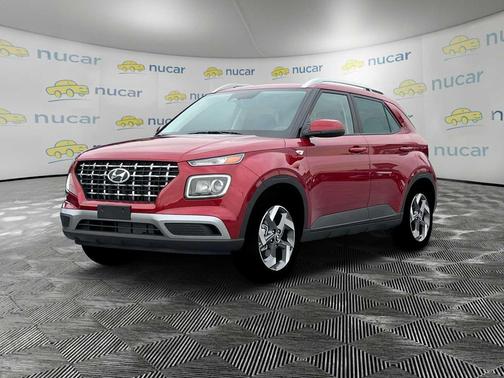 2025 Hyundai VENUE SEL