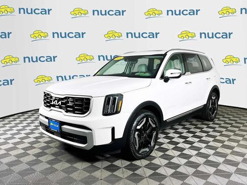 Glacial White Pearl 2024 Kia Telluride S