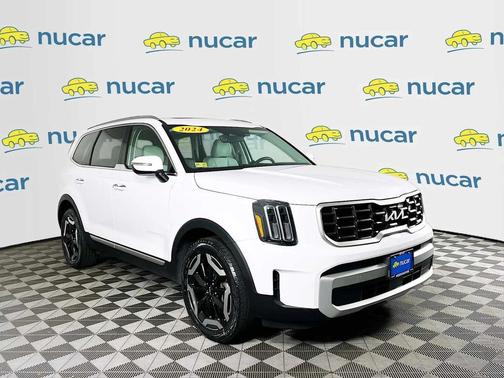 Glacial White Pearl 2024 Kia Telluride S