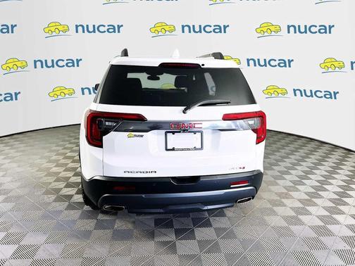 Summit White 2022 GMC Acadia AWD AT4