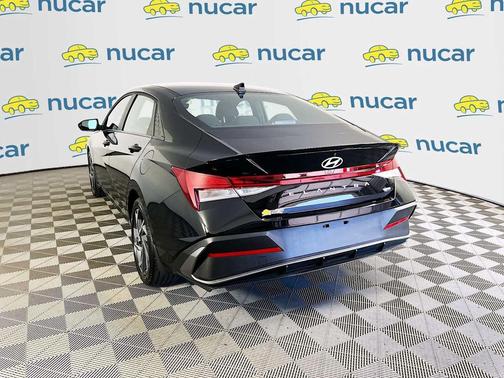 Abyss Black 2025 Hyundai ELANTRA HEV SEL Sport