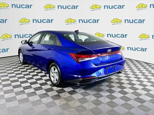 2022 Hyundai ELANTRA SE