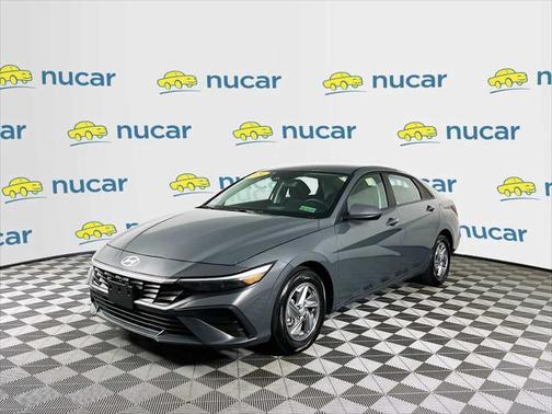 2024 Hyundai ELANTRA SE