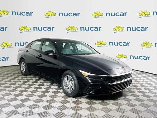 Abyss Black 2026 Hyundai ELANTRA SE