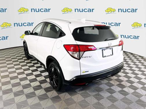Platinum White Pearl 2022 Honda HR-V AWD Sport