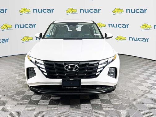 2023 Hyundai TUCSON SE